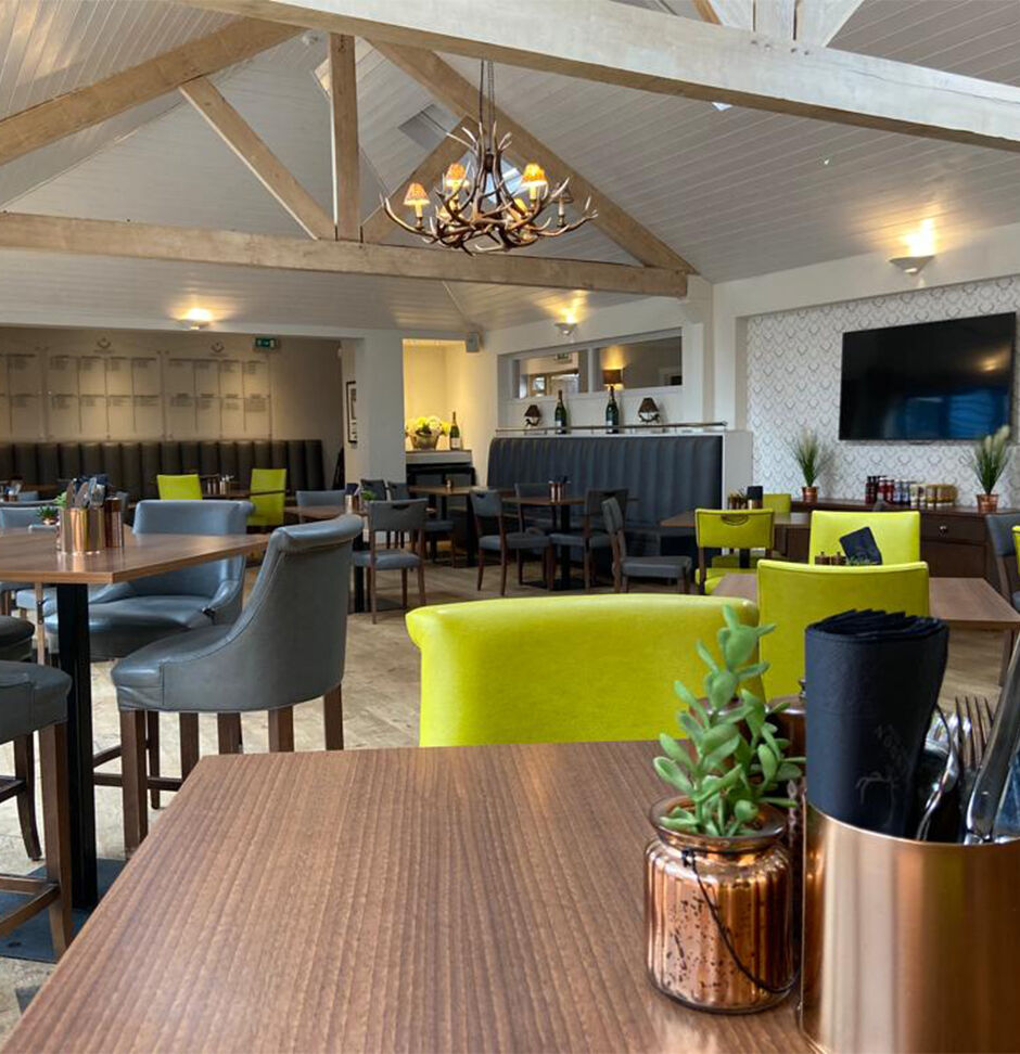 Food Carousel Essendon Country Club is situated in a picturesque 400